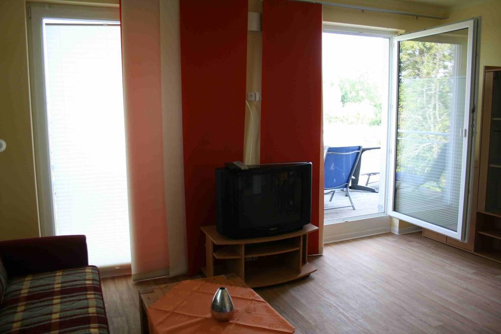 Uebernachtung Bei Michael - Ferienwohnung ロストック エクステリア 写真